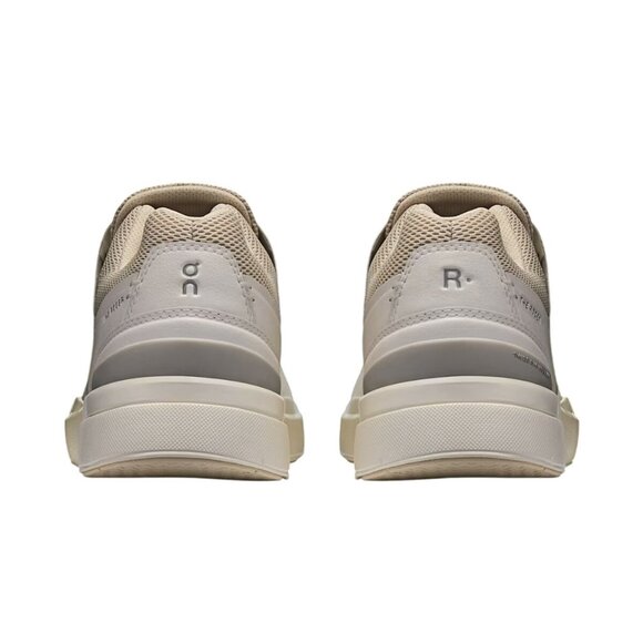 On The Roger Advantage Sneakers in White & Sand 12.5 with box Mens Athletic Shoe - Picture 16 of 16